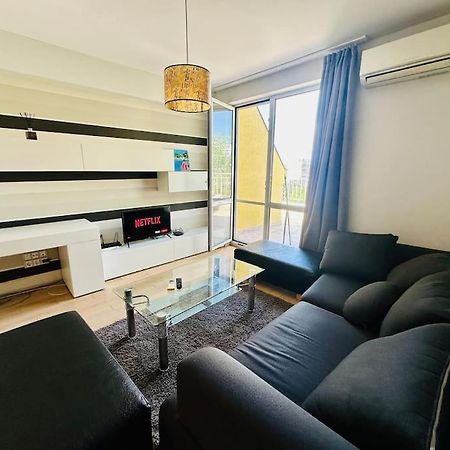 Student Town 1Bdr Apt Софія Екстер'єр фото