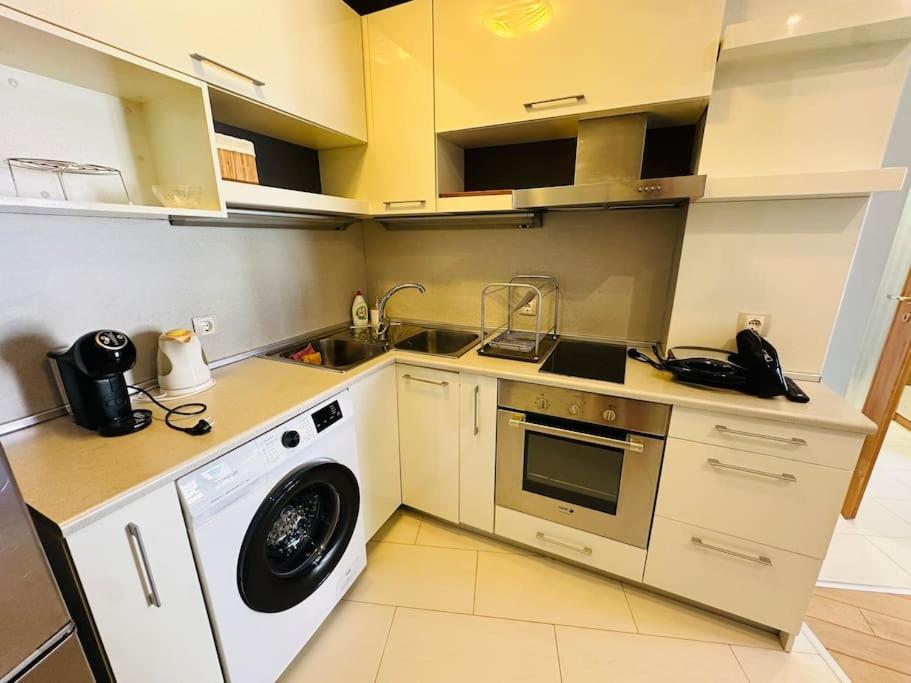 Student Town 1Bdr Apt Софія Екстер'єр фото