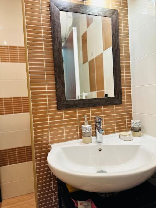 Student Town 1Bdr Apt Софія Екстер'єр фото